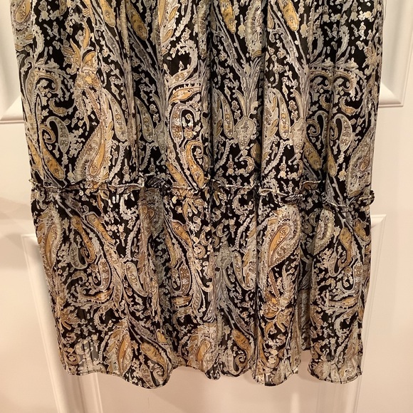 Elan Maxi Dress Size Small Black And Gold Paisley Print Tiered Long Sleeve VNeck - Picture 4 of 12